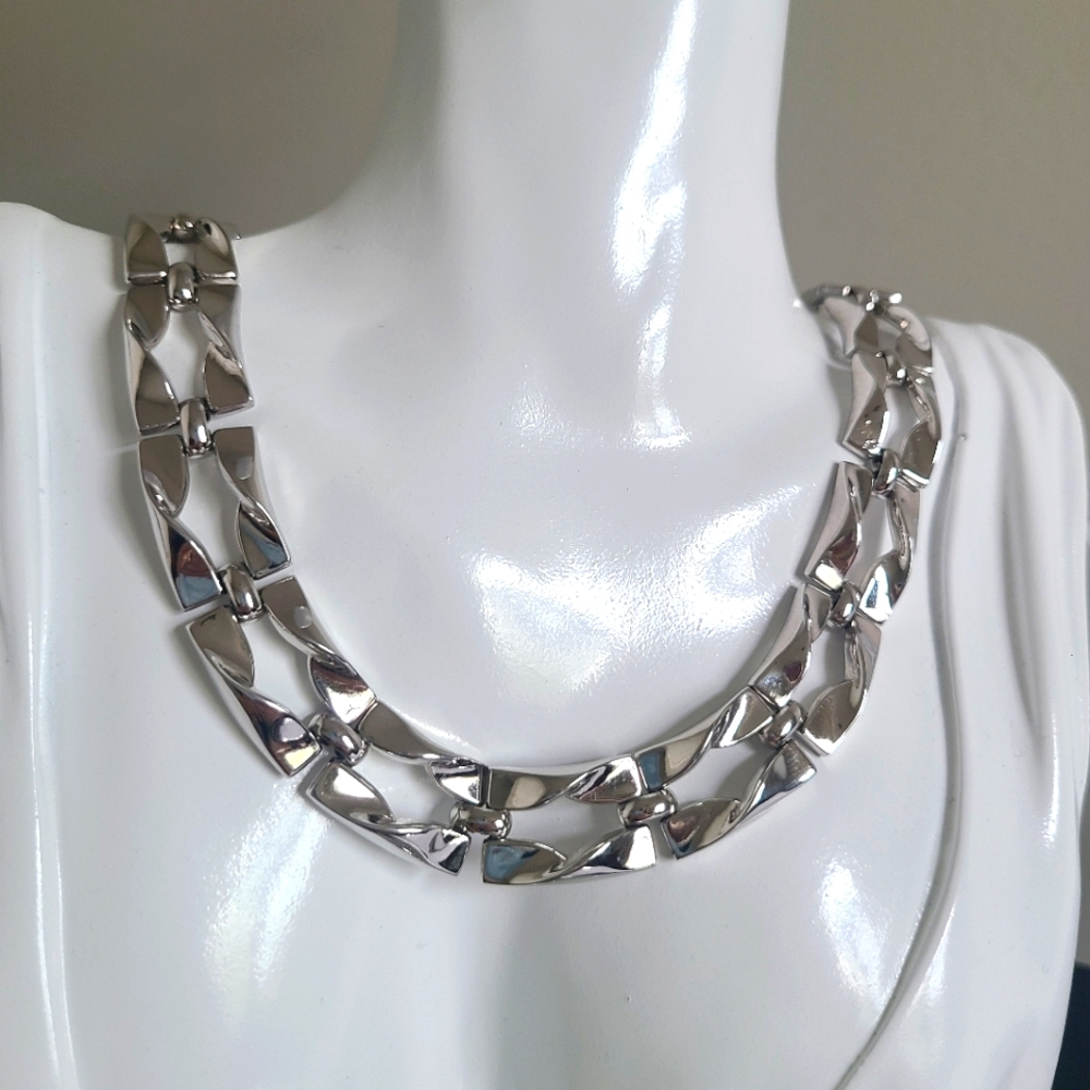 Vintage TRIFARI Designer Silver Tone Chunky Chain Link Choker Statement Necklace